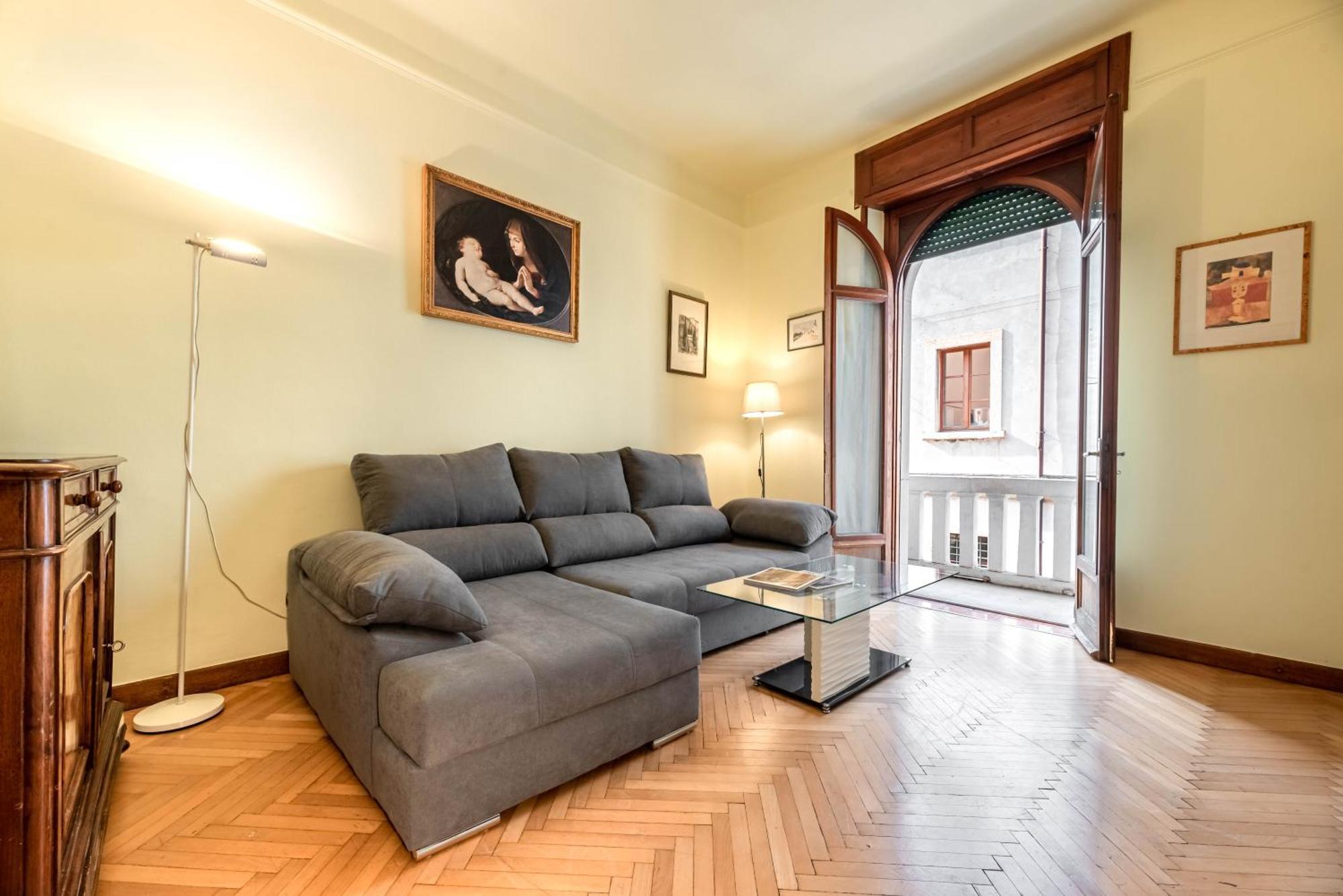 Piazza Isolo Central Apartment Верона Екстериор снимка