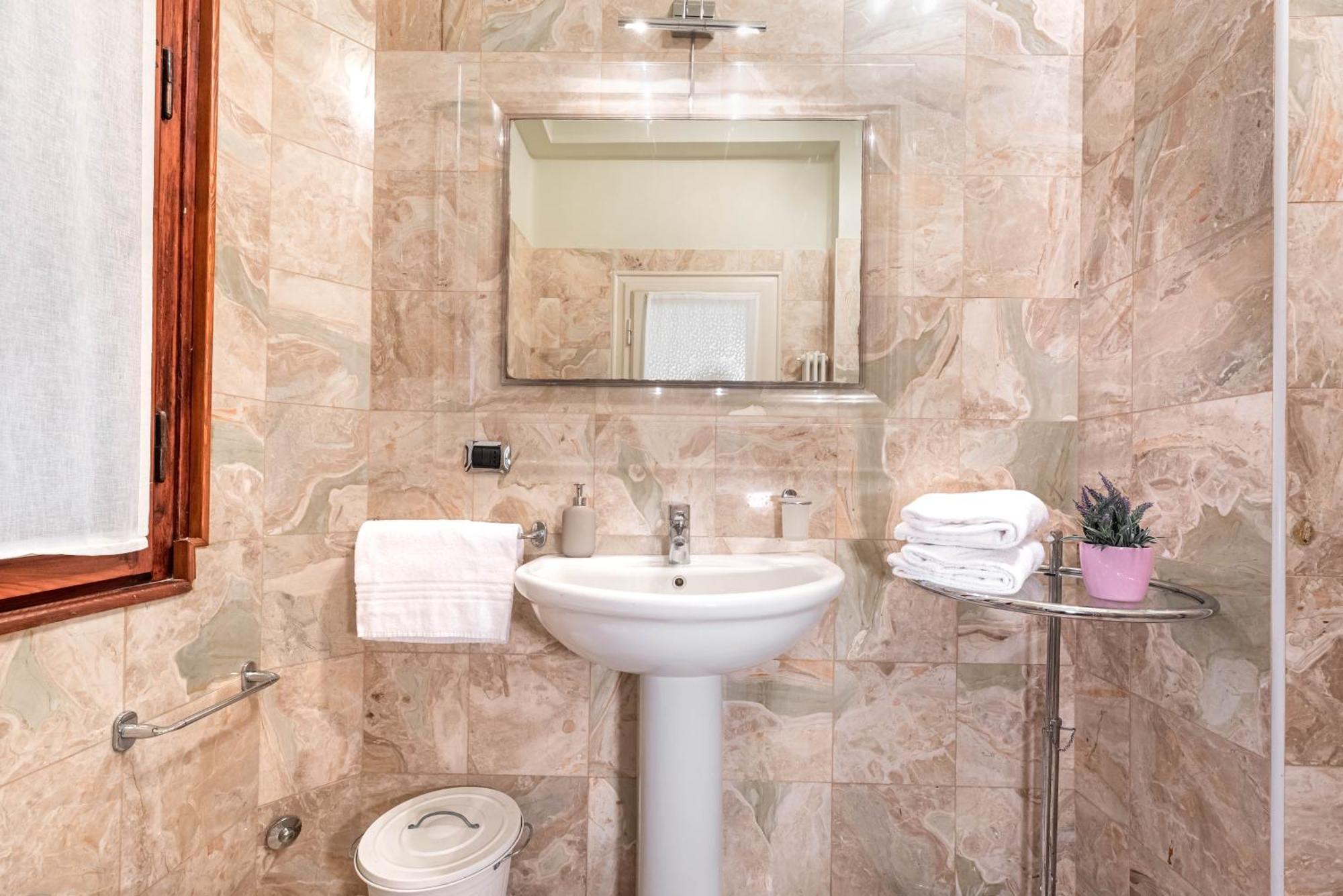 Piazza Isolo Central Apartment Верона Екстериор снимка