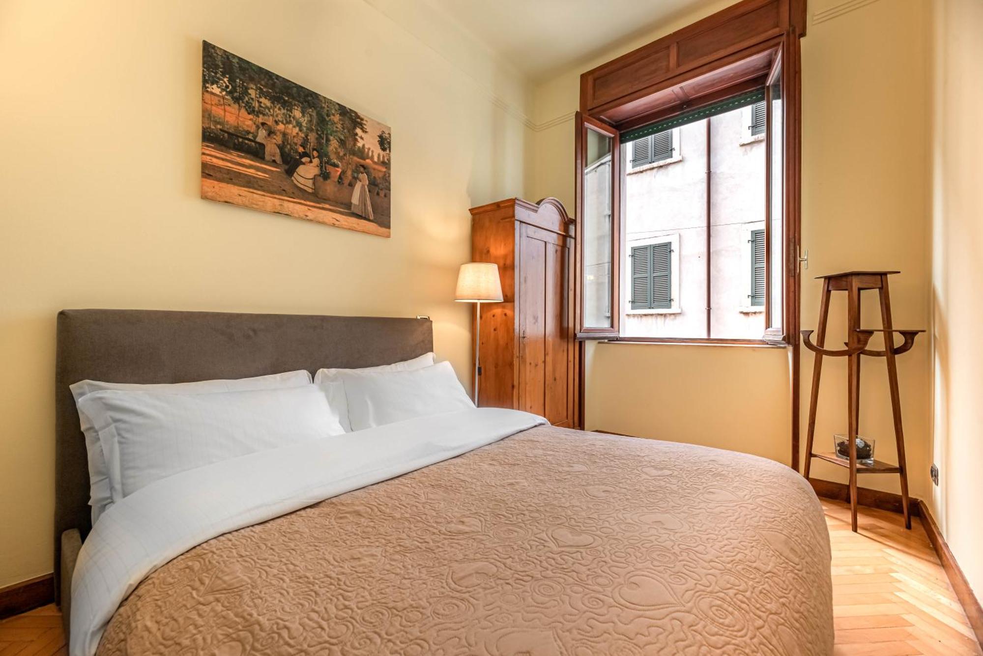 Piazza Isolo Central Apartment Верона Екстериор снимка